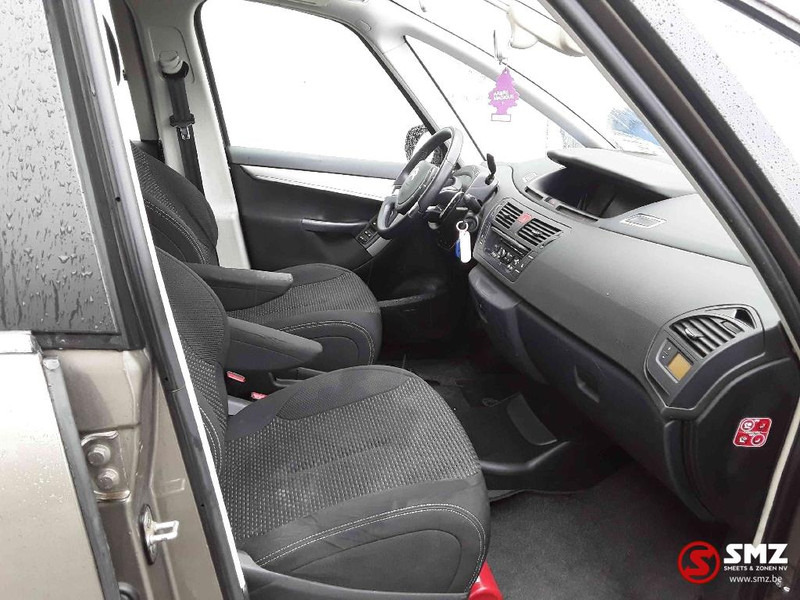 Citroën C 4 Piccasso - Autó: 5 kép. Citroën C 4 Piccasso - Autó: 5 kép.