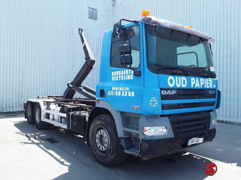 Cserefelépítményes teherautó DAF 85 CF 380: 1 kép.