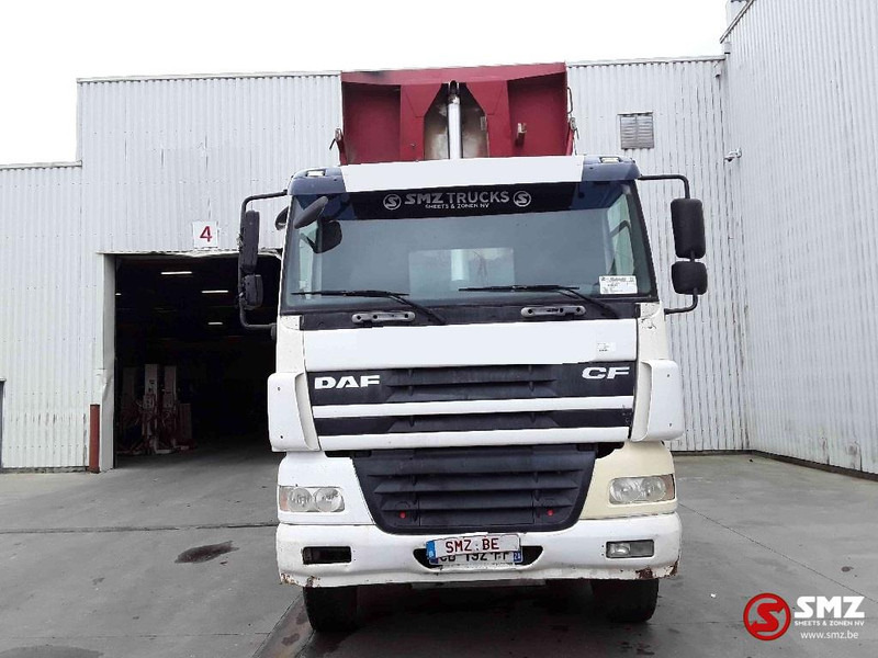 DAF 85 CF 430 8x4 - Billenőplatós teherautó: 2 kép. DAF 85 CF 430 8x4 - Billenőplatós teherautó: 2 kép.