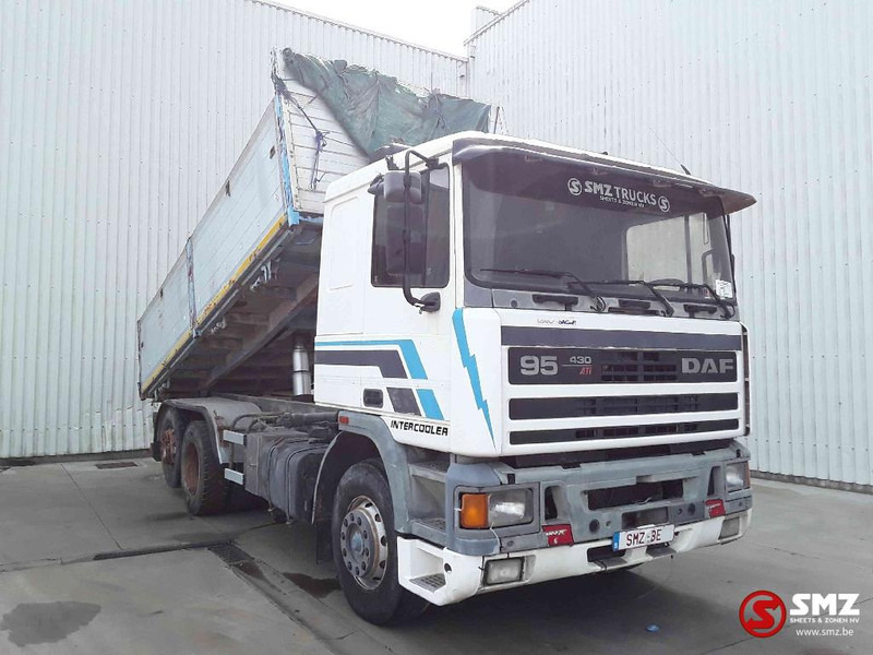 DAF 95 430 lames steel - Billenőplatós teherautó: 1 kép. DAF 95 430 lames steel - Billenőplatós teherautó: 1 kép.