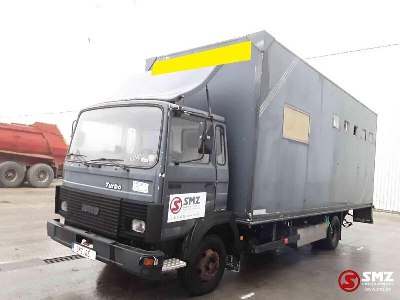 Iveco Magirus 80 16 horse truck - Állatszállító teherautó: 3 kép. Iveco Magirus 80 16 horse truck - Állatszállító teherautó: 3 kép.