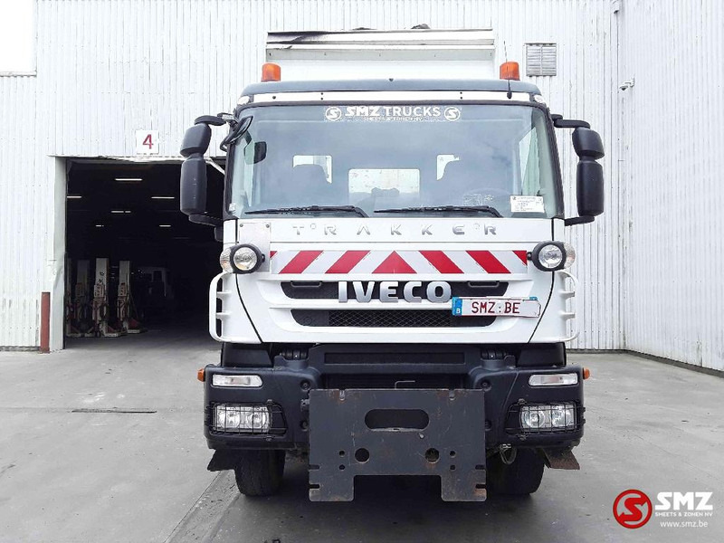 Iveco Trakker 330 184"km snow equipment - Billenőplatós teherautó: 2 kép. Iveco Trakker 330 184"km snow equipment - Billenőplatós teherautó: 2 kép.