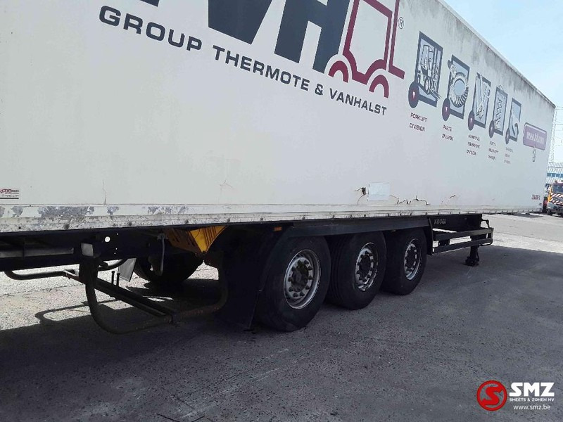 Félpótkocsi dobozos Kögel Oplegger: 7 kép.