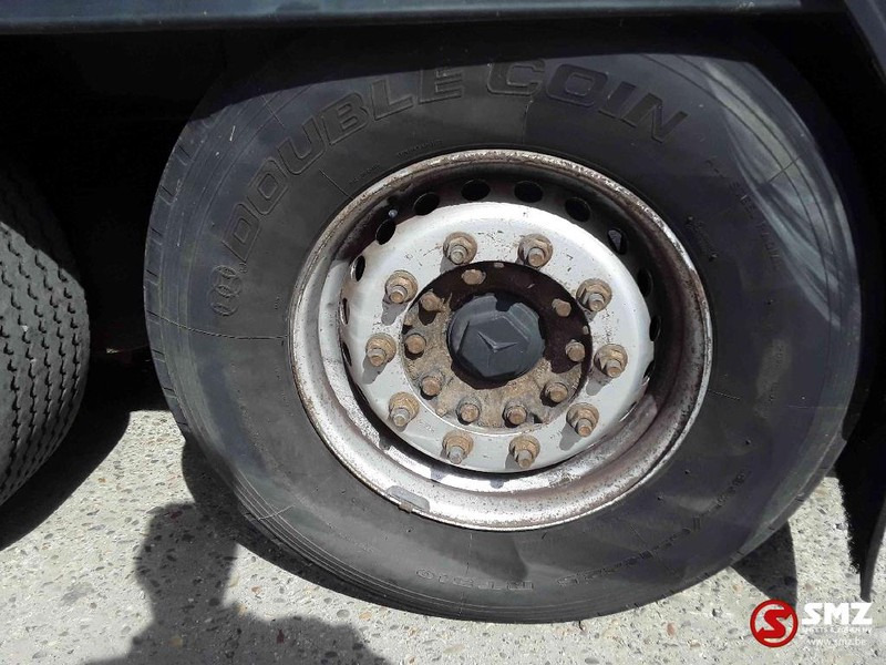 Félpótkocsi dobozos Kögel Oplegger: 11 kép.