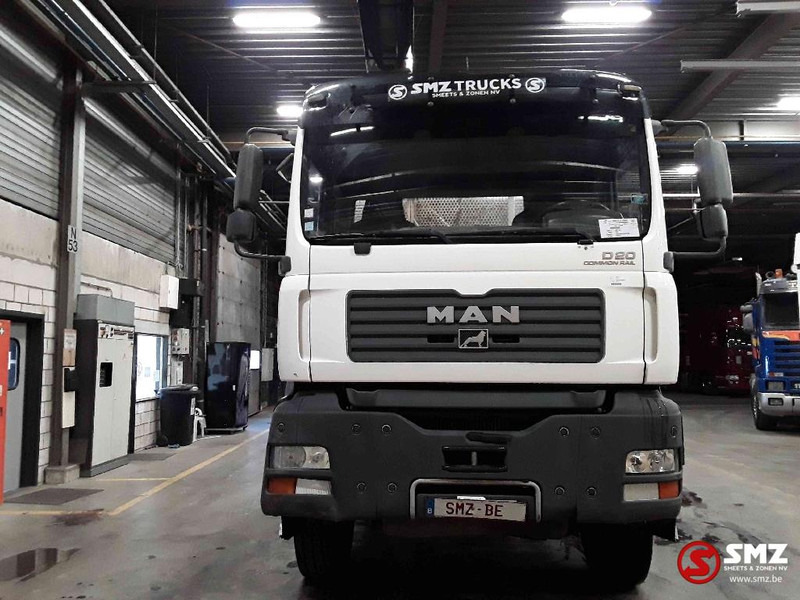MAN TGA 26.390 6x4 manual - Platós teherautó: 2 kép. MAN TGA 26.390 6x4 manual - Platós teherautó: 2 kép.