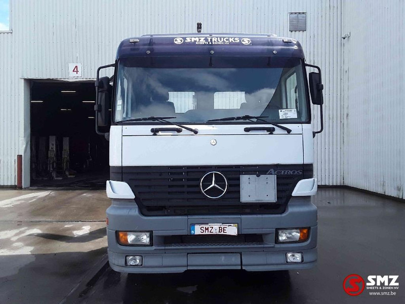 Mercedes-Benz Actros 2531 francais - Cserefelépítményes teherautó: 2 kép. Mercedes-Benz Actros 2531 francais - Cserefelépítményes teherautó: 2 kép.