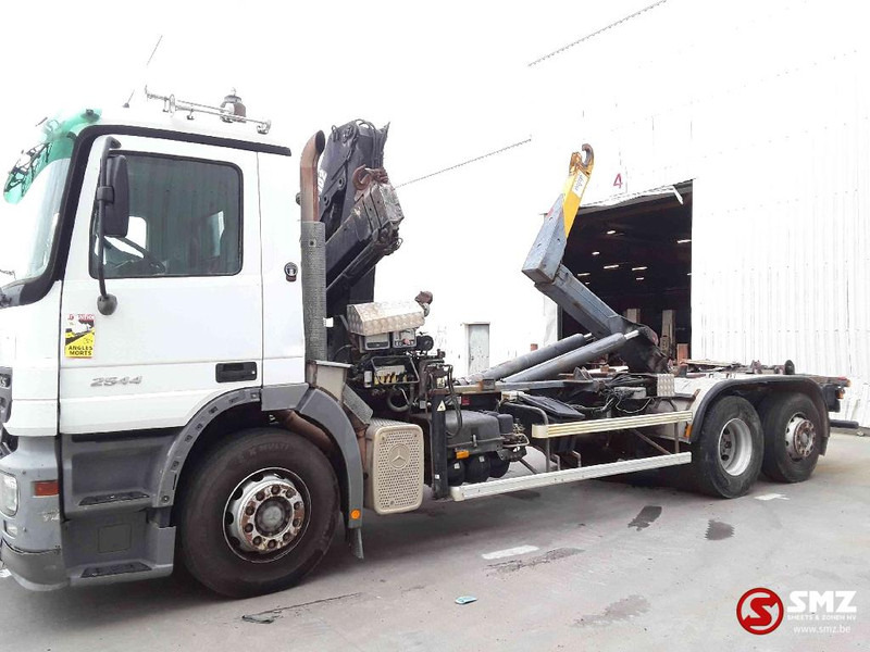 Mercedes-Benz Actros 2544 hiab 102.2 remote hook retarder - Cserefelépítményes teherautó, Darus autó: 5 kép. Mercedes-Benz Actros 2544 hiab 102.2 remote hook retarder - Cserefelépítményes teherautó, Darus autó: 5 kép.