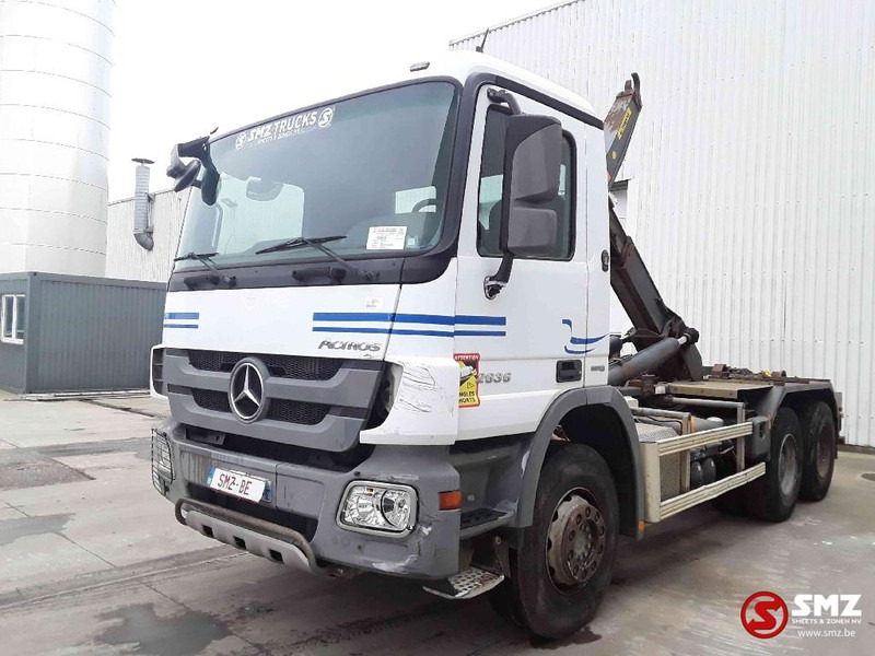 Mercedes-Benz Actros 2636 6x4 manual - Cserefelépítményes teherautó: 3 kép. Mercedes-Benz Actros 2636 6x4 manual - Cserefelépítményes teherautó: 3 kép.