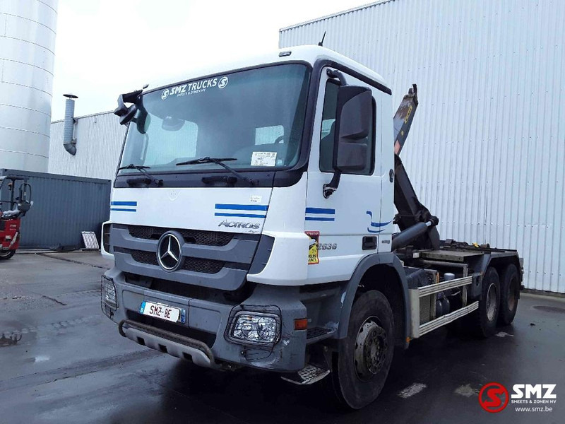 Mercedes-Benz Actros 2636 6x4 manual - Cserefelépítményes teherautó: 3 kép. Mercedes-Benz Actros 2636 6x4 manual - Cserefelépítményes teherautó: 3 kép.