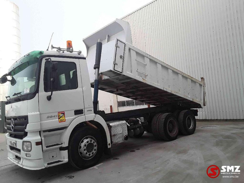 Mercedes-Benz Actros 2641 6x4 - Billenőplatós teherautó: 5 kép. Mercedes-Benz Actros 2641 6x4 - Billenőplatós teherautó: 5 kép.