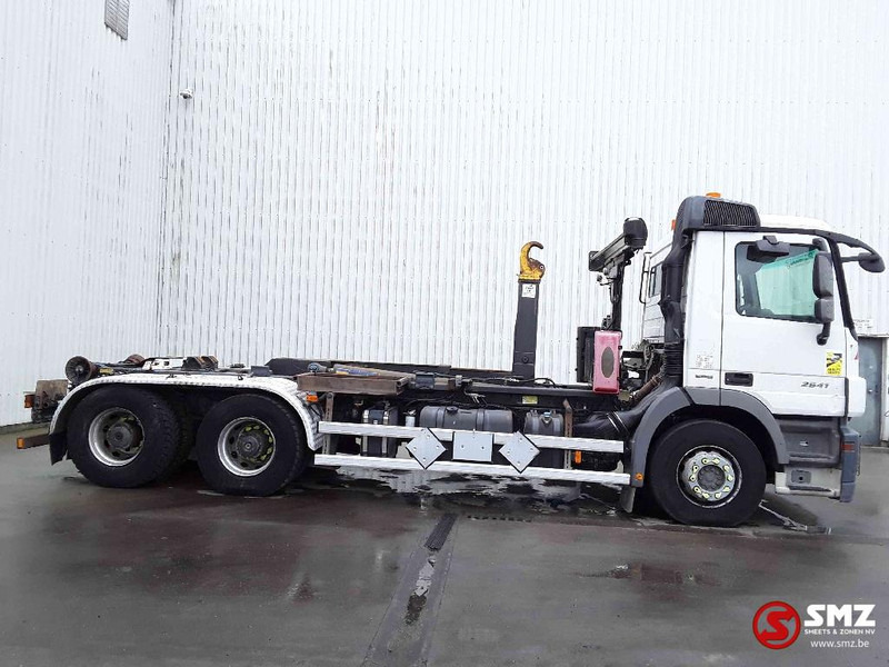 Mercedes-Benz Actros 2641 6x4 - Cserefelépítményes teherautó: 4 kép. Mercedes-Benz Actros 2641 6x4 - Cserefelépítményes teherautó: 4 kép.