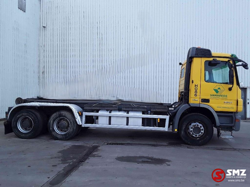 Mercedes-Benz Actros 2641 6x4 EPS lames - Alvaz teherautó: 4 kép. Mercedes-Benz Actros 2641 6x4 EPS lames - Alvaz teherautó: 4 kép.