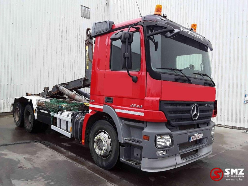 Mercedes-Benz Actros 2644 6x4 lames zps - Cserefelépítményes teherautó: 1 kép. Mercedes-Benz Actros 2644 6x4 lames zps - Cserefelépítményes teherautó: 1 kép.