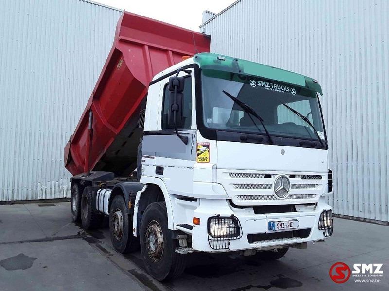 Mercedes-Benz Actros 3241 8x4 EPS - Billenőplatós teherautó: 1 kép. Mercedes-Benz Actros 3241 8x4 EPS - Billenőplatós teherautó: 1 kép.