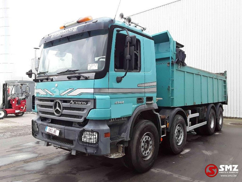 Mercedes-Benz Actros 4144 8x4 Eps 1 hand - Billenőplatós teherautó: 3 kép. Mercedes-Benz Actros 4144 8x4 Eps 1 hand - Billenőplatós teherautó: 3 kép.