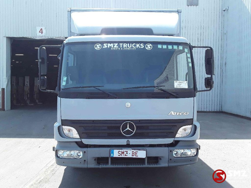 Mercedes-Benz Atego 918 - Dobozos felépítményű teherautó: 2 kép. Mercedes-Benz Atego 918 - Dobozos felépítményű teherautó: 2 kép.