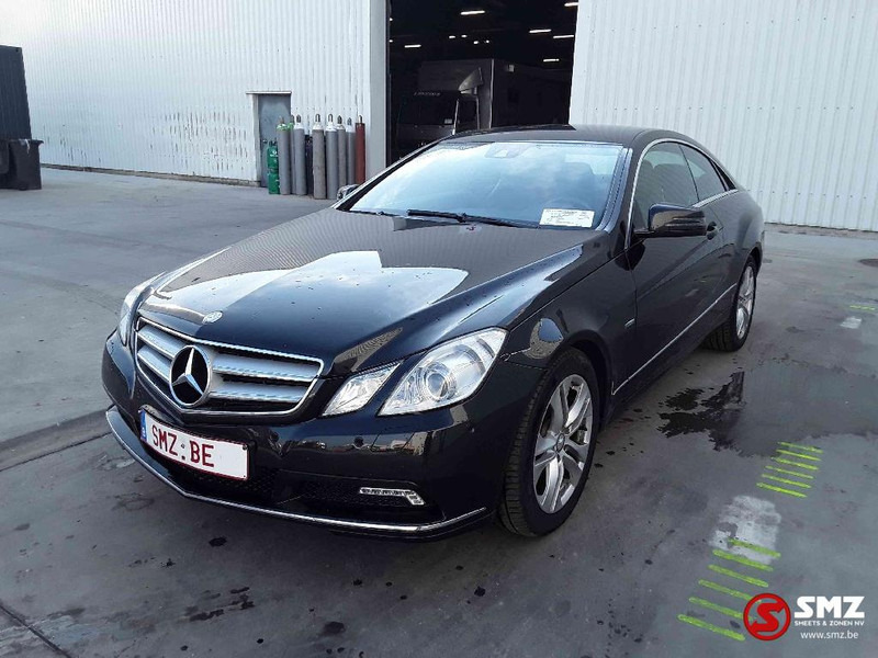 Mercedes-Benz E-Klasse 250 CDI 60000 km automatic/parktronic ("12) no reg - Autó: 3 kép. Mercedes-Benz E-Klasse 250 CDI 60000 km automatic/parktronic ("12) no reg - Autó: 3 kép.