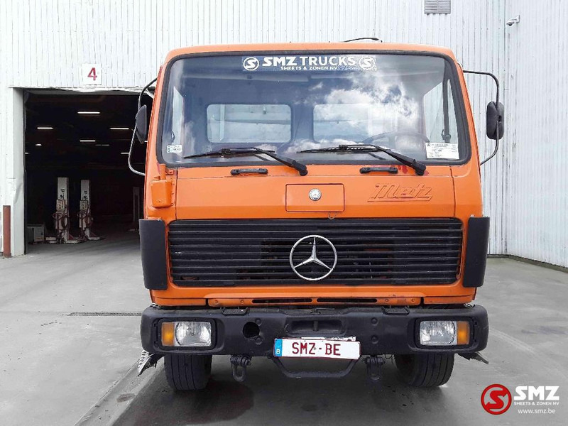 Mercedes-Benz SK 1017 4x4 - Billenőplatós teherautó: 2 kép. Mercedes-Benz SK 1017 4x4 - Billenőplatós teherautó: 2 kép.