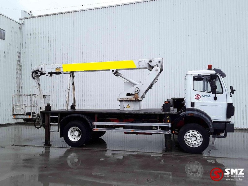 Mercedes-Benz SK 1824 lames/steel - Emelőkosaras teherautó: 4 kép. Mercedes-Benz SK 1824 lames/steel - Emelőkosaras teherautó: 4 kép.
