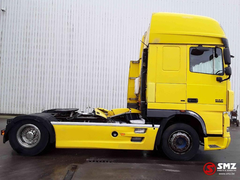 DAF 105 XF 460 SuperSpaceCab manual - Nyergesvontató: 4 kép. DAF 105 XF 460 SuperSpaceCab manual - Nyergesvontató: 4 kép.