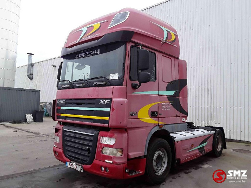 DAF 105 XF 460 Superspacecab manual - Nyergesvontató: 3 kép. DAF 105 XF 460 Superspacecab manual - Nyergesvontató: 3 kép.