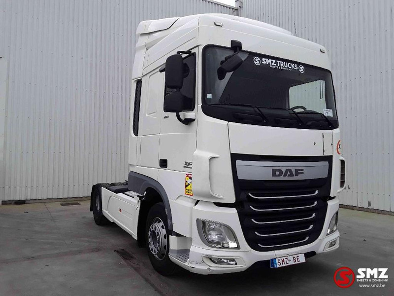 DAF 105 XF 460 intarder - Nyergesvontató: 1 kép. DAF 105 XF 460 intarder - Nyergesvontató: 1 kép.