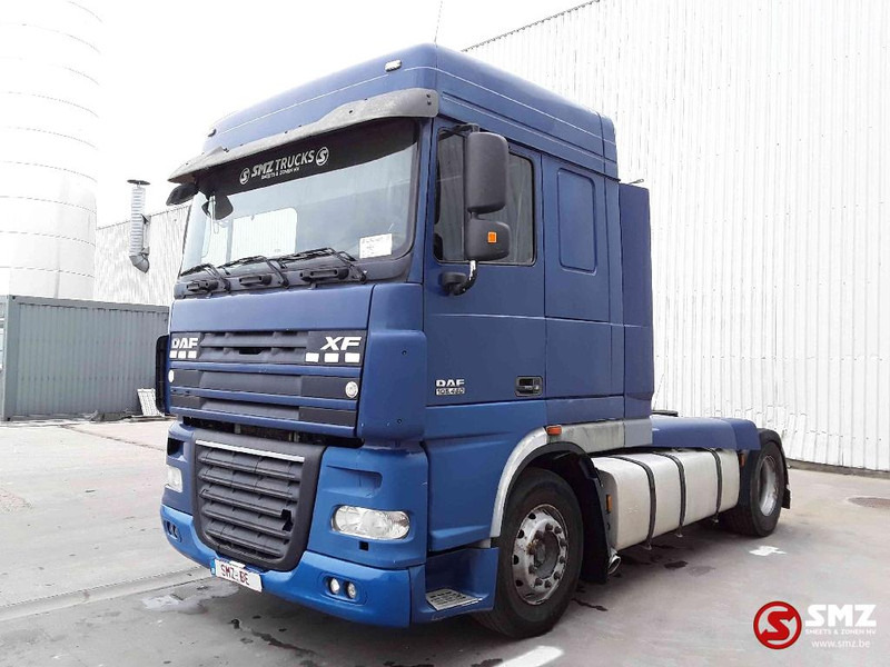 DAF 105 XF 460 spacecab manual - Nyergesvontató: 3 kép. DAF 105 XF 460 spacecab manual - Nyergesvontató: 3 kép.