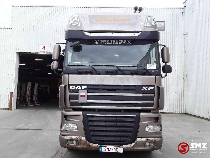 DAF 105 XF 460 superspacecab manual - Nyergesvontató: 2 kép. DAF 105 XF 460 superspacecab manual - Nyergesvontató: 2 kép.