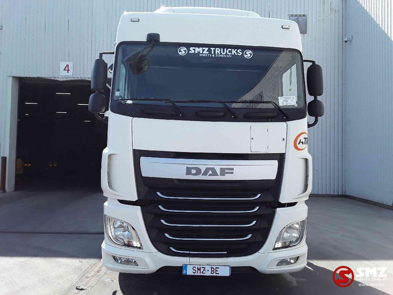DAF XF 460 Spacecab intarder 2tanks - Nyergesvontató: 2 kép. DAF XF 460 Spacecab intarder 2tanks - Nyergesvontató: 2 kép.