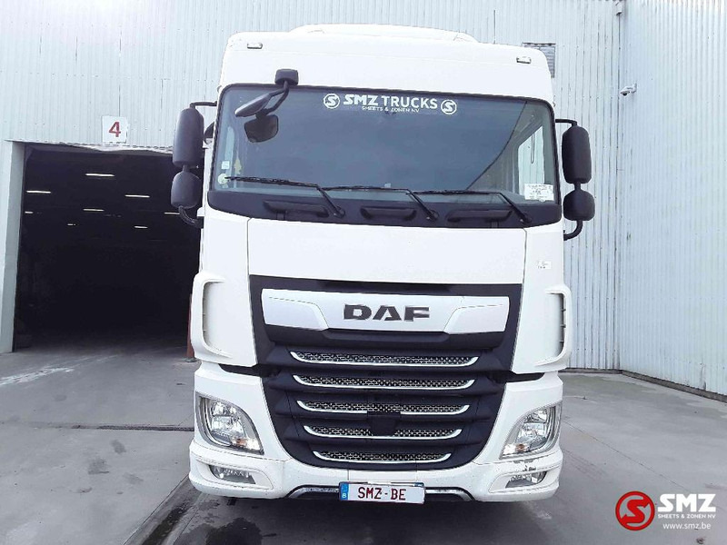 DAF XF 480 spacecab 2x - Nyergesvontató: 2 kép. DAF XF 480 spacecab 2x - Nyergesvontató: 2 kép.
