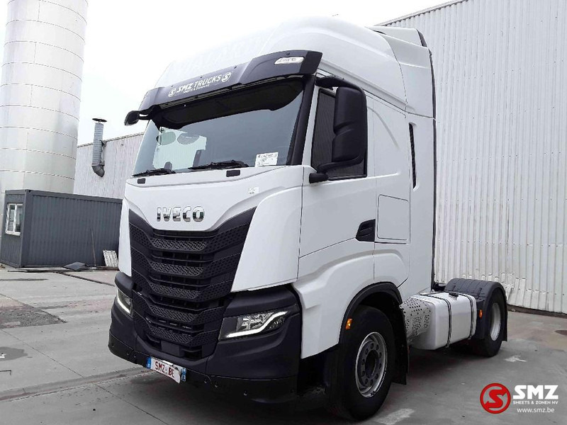 Iveco S-WAY 510 Zf intarder 2 tanks - Nyergesvontató: 3 kép. Iveco S-WAY 510 Zf intarder 2 tanks - Nyergesvontató: 3 kép.