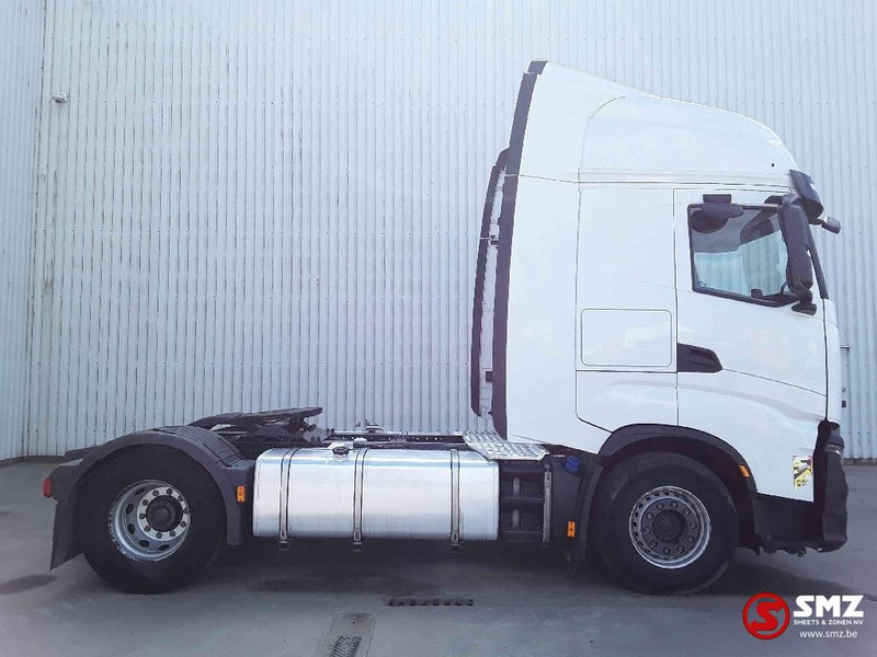 Iveco S-WAY 510 intarder 280000 km - Nyergesvontató: 4 kép. Iveco S-WAY 510 intarder 280000 km - Nyergesvontató: 4 kép.