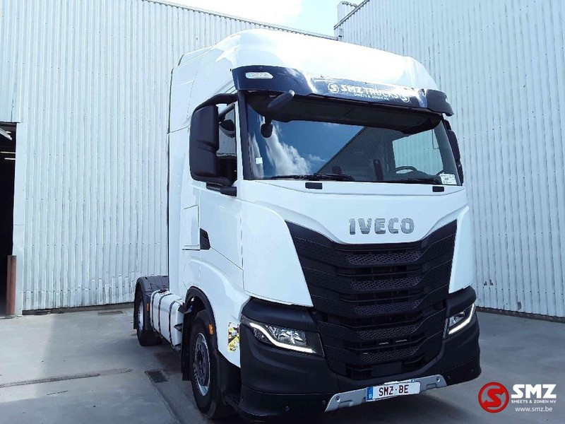 Iveco S-WAY 510 intarder 280000 km - Nyergesvontató: 1 kép. Iveco S-WAY 510 intarder 280000 km - Nyergesvontató: 1 kép.