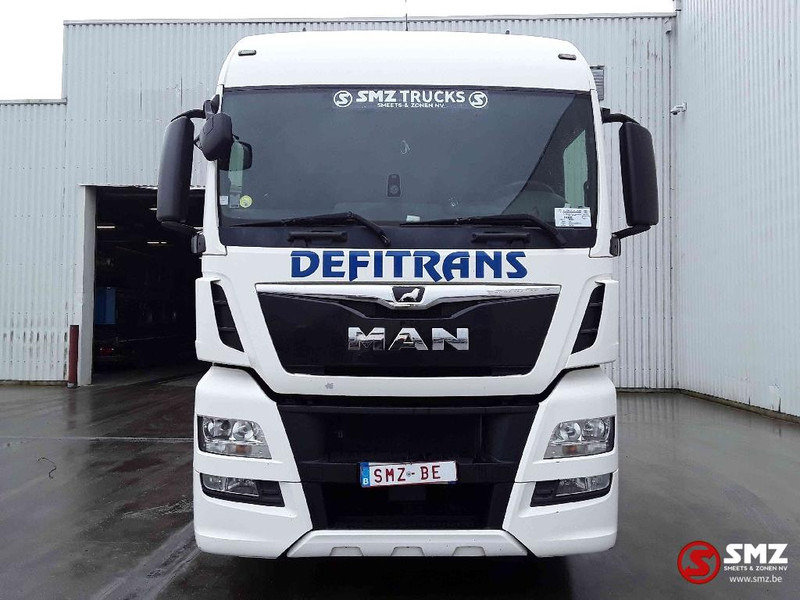 MAN TGX 18.440 Xlx - Nyergesvontató: 2 kép. MAN TGX 18.440 Xlx - Nyergesvontató: 2 kép.