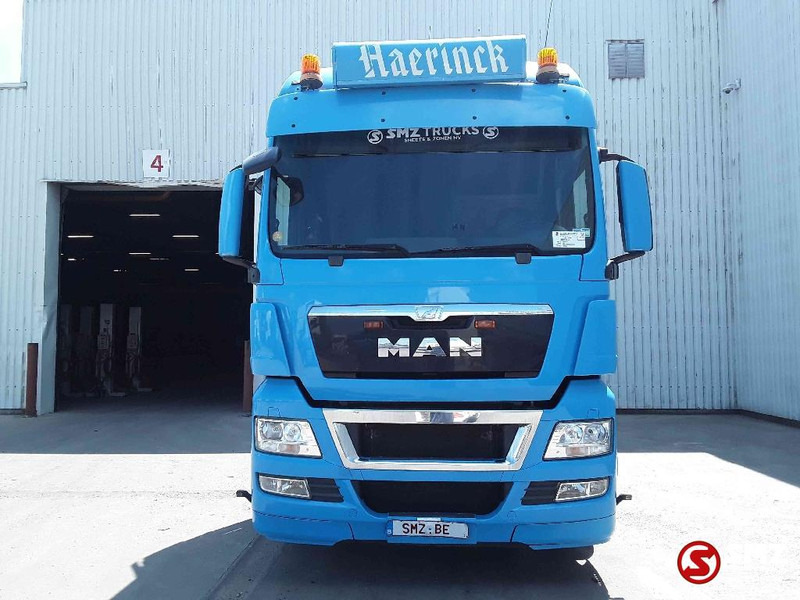 MAN TGX 26.440 6x2 manual - Nyergesvontató: 2 kép. MAN TGX 26.440 6x2 manual - Nyergesvontató: 2 kép.