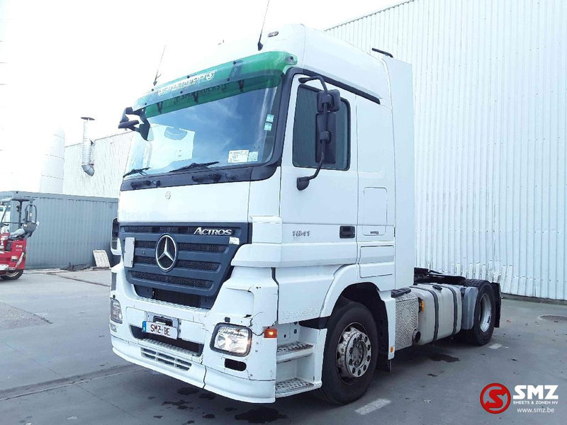 Mercedes-Benz Actros 1841 megaspace - Nyergesvontató: 3 kép. Mercedes-Benz Actros 1841 megaspace - Nyergesvontató: 3 kép.