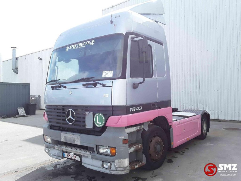 Mercedes-Benz Actros 1843 manual belg truck 737km - Nyergesvontató: 3 kép. Mercedes-Benz Actros 1843 manual belg truck 737km - Nyergesvontató: 3 kép.