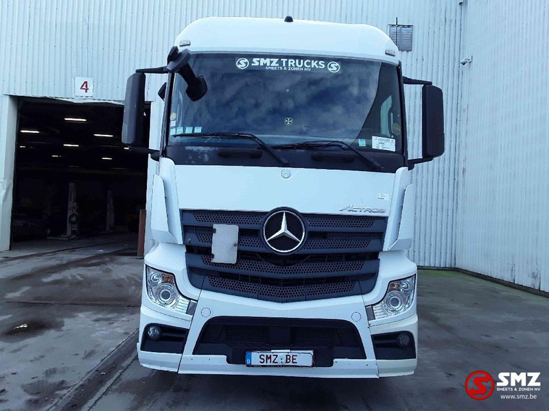 Mercedes-Benz Actros 1845 - Nyergesvontató: 2 kép. Mercedes-Benz Actros 1845 - Nyergesvontató: 2 kép.