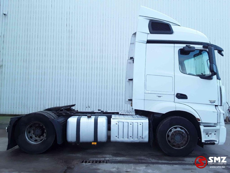Mercedes-Benz Actros 1845 - Nyergesvontató: 4 kép. Mercedes-Benz Actros 1845 - Nyergesvontató: 4 kép.