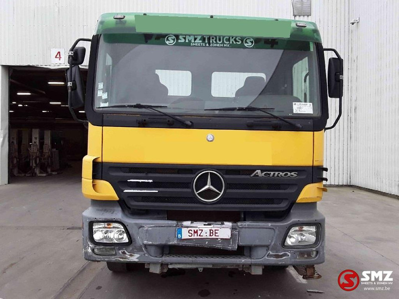 Mercedes-Benz Actros 2636 6x4 steel lames EPS - Nyergesvontató: 2 kép. Mercedes-Benz Actros 2636 6x4 steel lames EPS - Nyergesvontató: 2 kép.