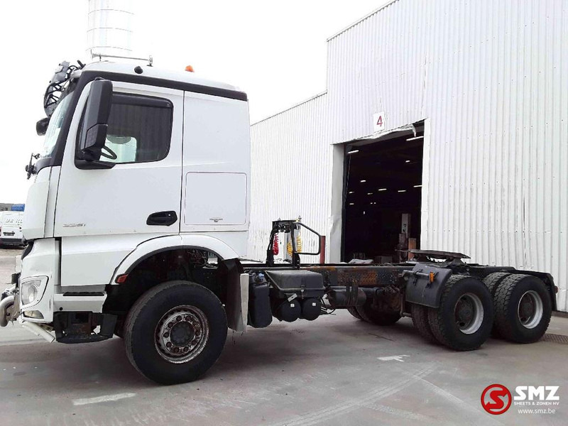 Mercedes-Benz Arocs 3351 lames steel - Nyergesvontató: 5 kép. Mercedes-Benz Arocs 3351 lames steel - Nyergesvontató: 5 kép.