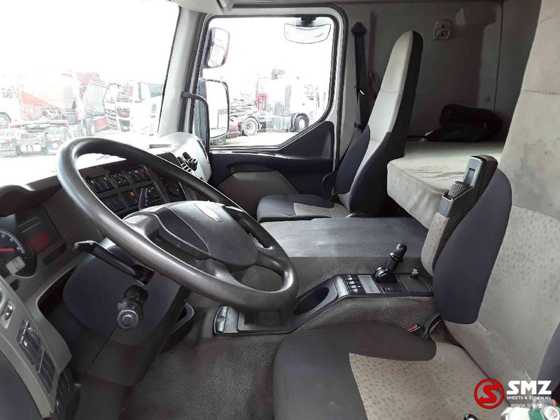 Nyergesvontató Renault Kerax 450 lames intarder hydraulic 443'km: 7 kép. Nyergesvontató Renault Kerax 450 lames intarder hydraulic 443'km: 7 kép.