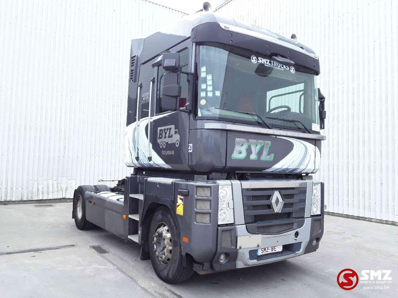 Renault Magnum 480 - Nyergesvontató: 1 kép. Renault Magnum 480 - Nyergesvontató: 1 kép.