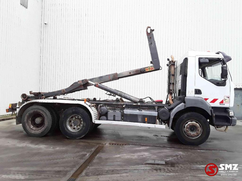 Renault Kerax 370 6x4 - Cserefelépítményes teherautó: 4 kép. Renault Kerax 370 6x4 - Cserefelépítményes teherautó: 4 kép.