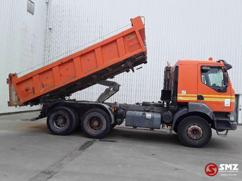 Renault Kerax 370 - Billenőplatós teherautó: 4 kép. Renault Kerax 370 - Billenőplatós teherautó: 4 kép.