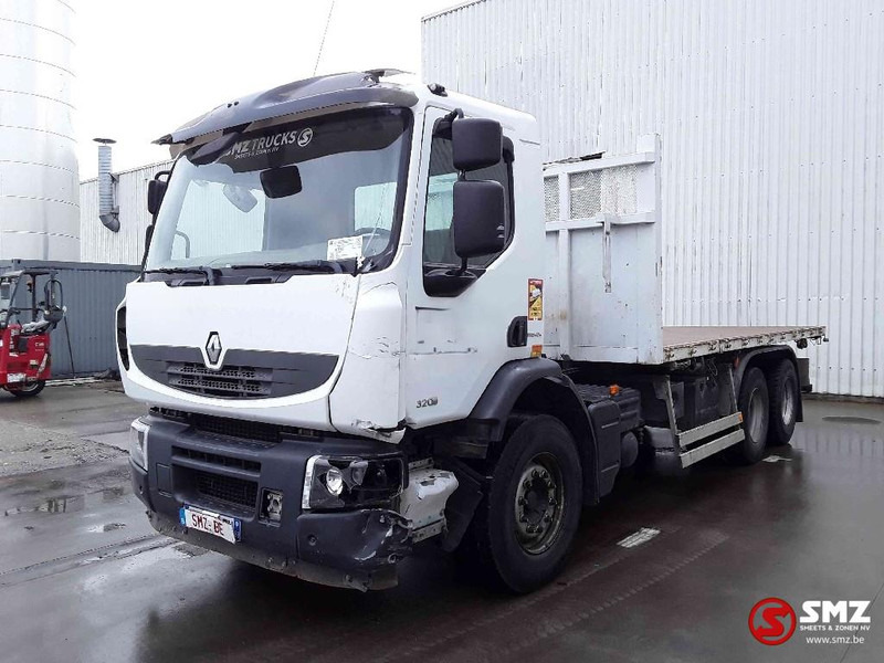 Renault Lander 320 accident / left side dammage - Platós teherautó: 3 kép. Renault Lander 320 accident / left side dammage - Platós teherautó: 3 kép.