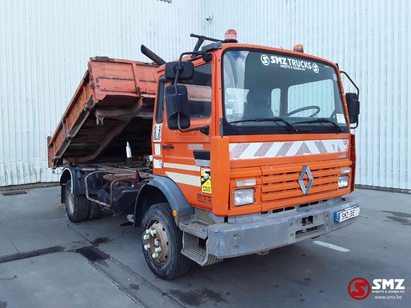 Renault M 180 - Billenőplatós teherautó: 1 kép. Renault M 180 - Billenőplatós teherautó: 1 kép.