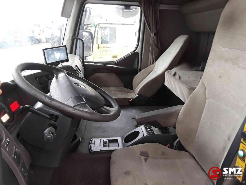 Interior photo 1: Alvaz teherautó Renault Premium 450 motor smokes-raucht PROBLEM