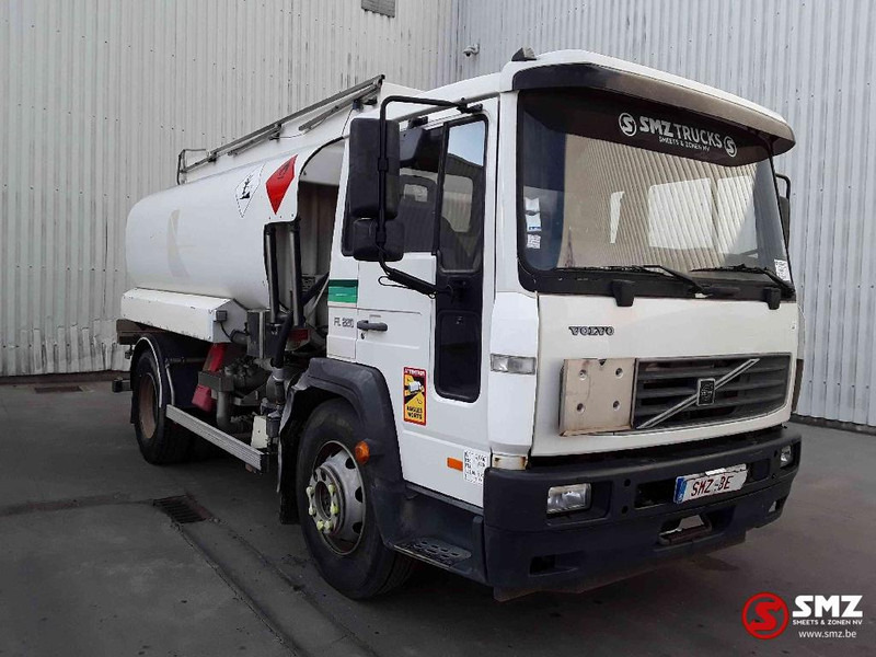 Volvo FL6 220 10000L lames - Tartályos teherautó: 1 kép. Volvo FL6 220 10000L lames - Tartályos teherautó: 1 kép.