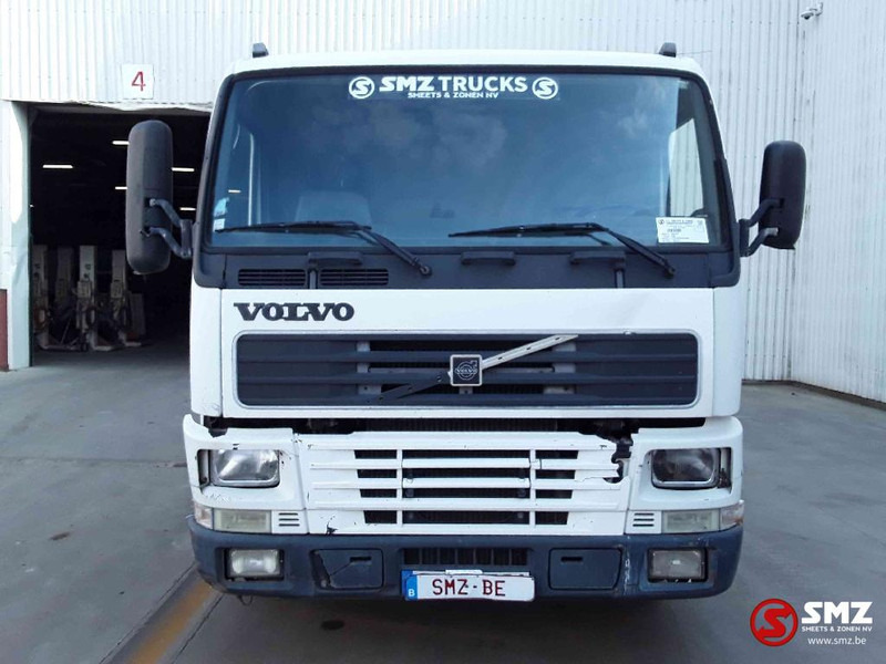 Volvo FM 7 290 lames inox - Tartályos teherautó: 2 kép. Volvo FM 7 290 lames inox - Tartályos teherautó: 2 kép.